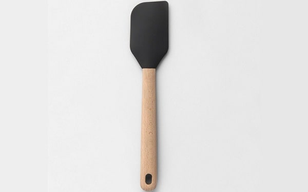 Silicone-Spatula-Vs-Wooden